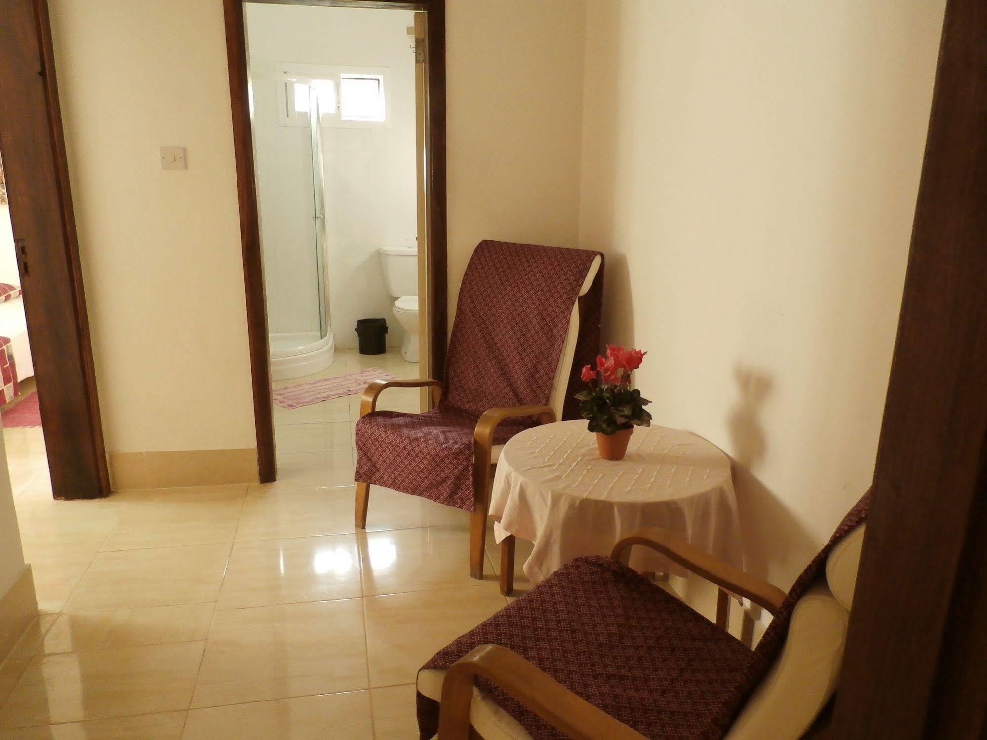 B & B Villa Calliandra Bijilo ภายนอก รูปภาพ