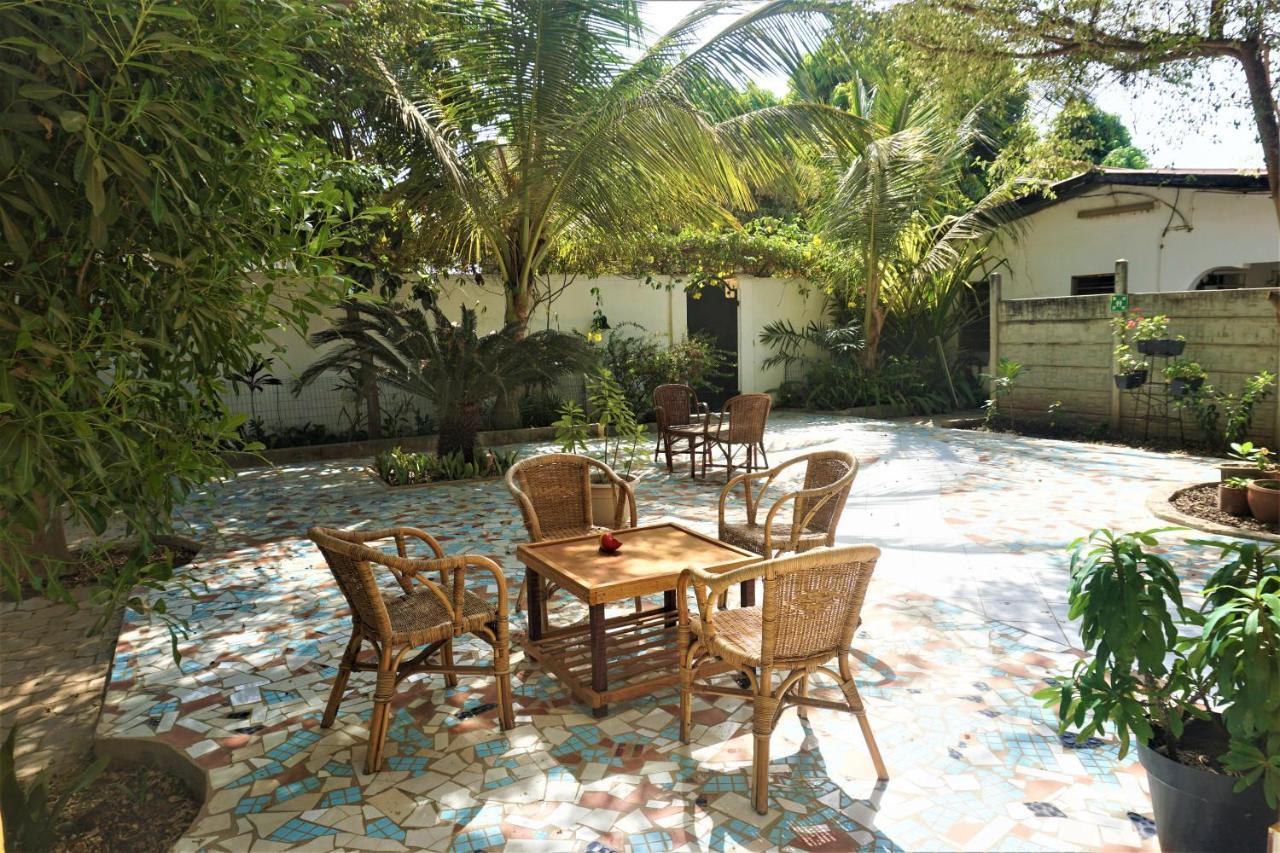 B & B Villa Calliandra Bijilo ภายนอก รูปภาพ
