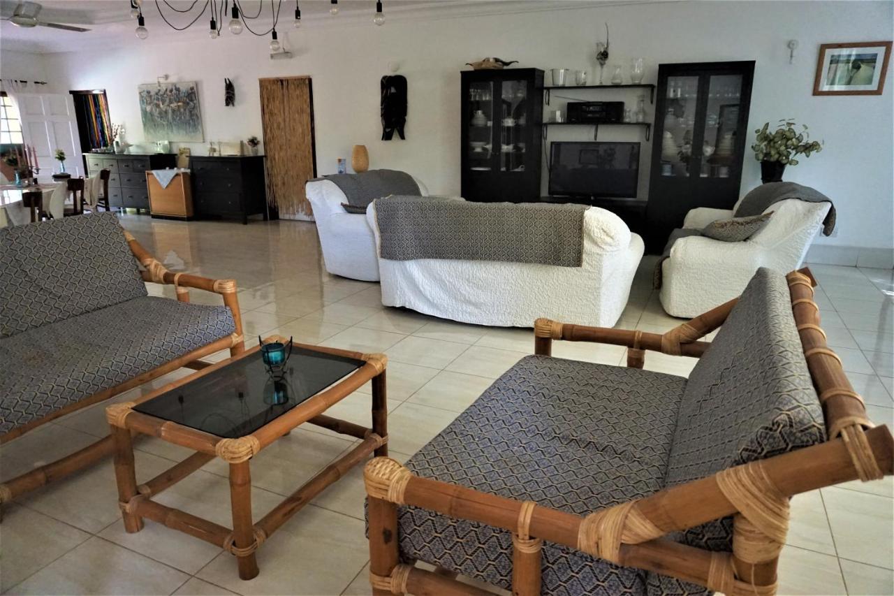B & B Villa Calliandra Bijilo ภายนอก รูปภาพ