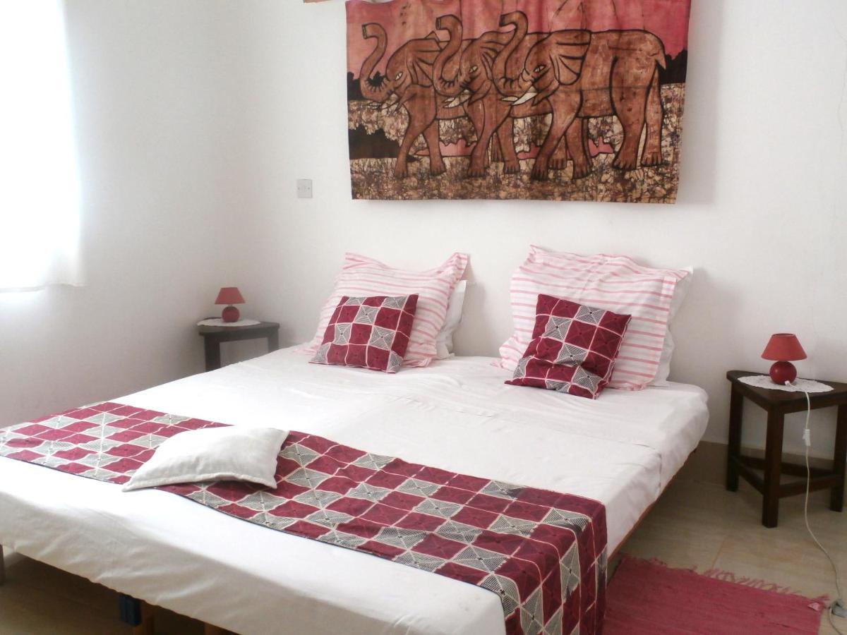 B & B Villa Calliandra Bijilo ภายนอก รูปภาพ