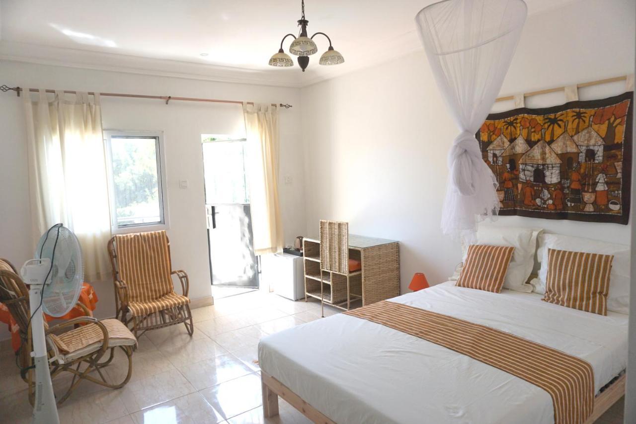 B & B Villa Calliandra Bijilo ภายนอก รูปภาพ