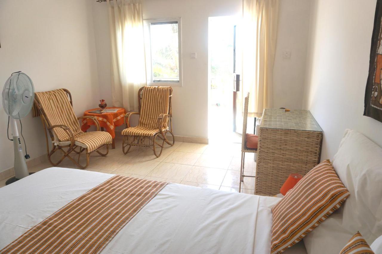 B & B Villa Calliandra Bijilo ภายนอก รูปภาพ