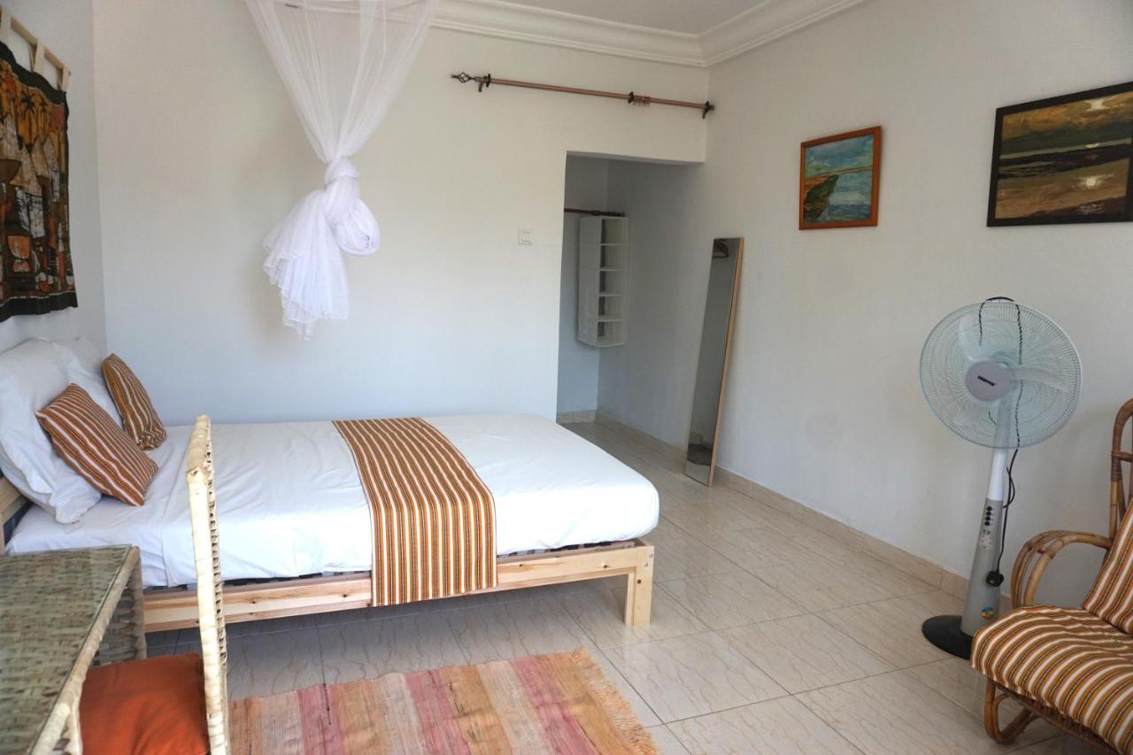 B & B Villa Calliandra Bijilo ภายนอก รูปภาพ